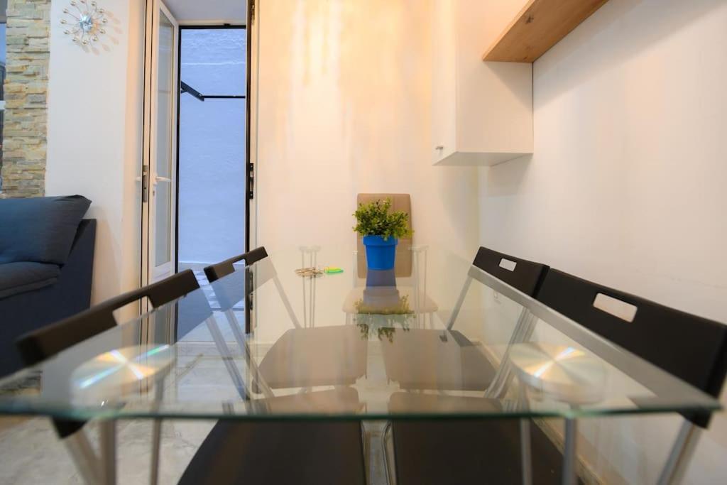 Appartamento Encantador Apartamento Temporal Centrico Con Patio Privado Mpe51 Madrid Esterno foto