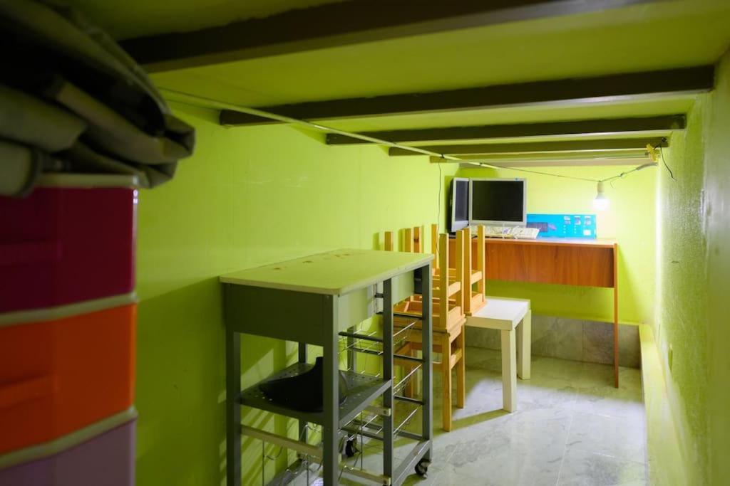 Appartamento Encantador Apartamento Temporal Centrico Con Patio Privado Mpe51 Madrid Esterno foto